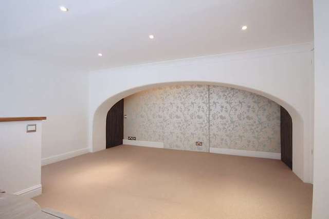  Image of 1 bedroom Ground Flat to rent in Hammerwood Road Ashurst Wood East Grinstead RH19 at Ashurst Wood West Sussex, RH19 3SA