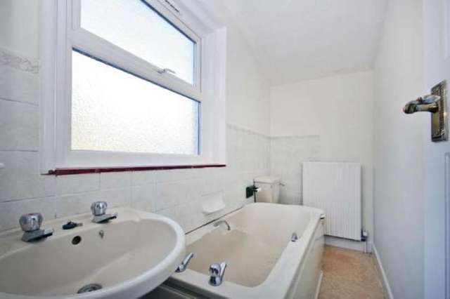  Image of 2 bedroom Detached house to rent in Hampton Fields Wick Littlehampton BN17 at Littlehampton Wick, BN17 6JB