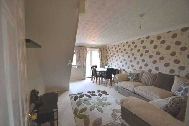  Image of 2 bedroom Terraced house to rent in Hanbury Drive Calcot Reading RG31 at Hanbury Drive Calcot Reading, RG31 7EJ
