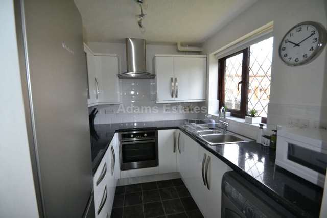  Image of 2 bedroom Terraced house to rent in Hanbury Drive Calcot Reading RG31 at Hanbury Drive Calcot Reading, RG31 7EJ