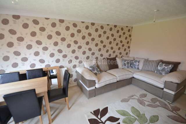  Image of 2 bedroom Terraced house to rent in Hanbury Drive Calcot Reading RG31 at Hanbury Drive Calcot Reading, RG31 7EJ