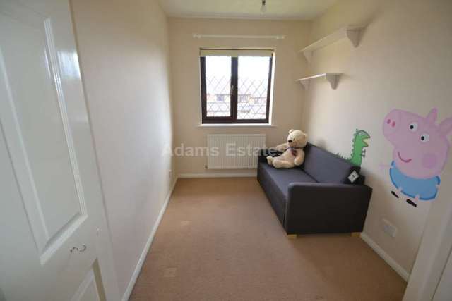  Image of 2 bedroom Terraced house to rent in Hanbury Drive Calcot Reading RG31 at Hanbury Drive Calcot Reading, RG31 7EJ