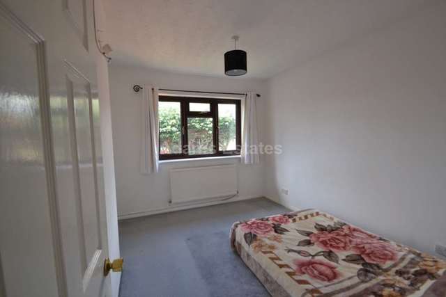  Image of 2 bedroom Terraced house to rent in Hanbury Drive Calcot Reading RG31 at Hanbury Drive Calcot Reading, RG31 7EJ