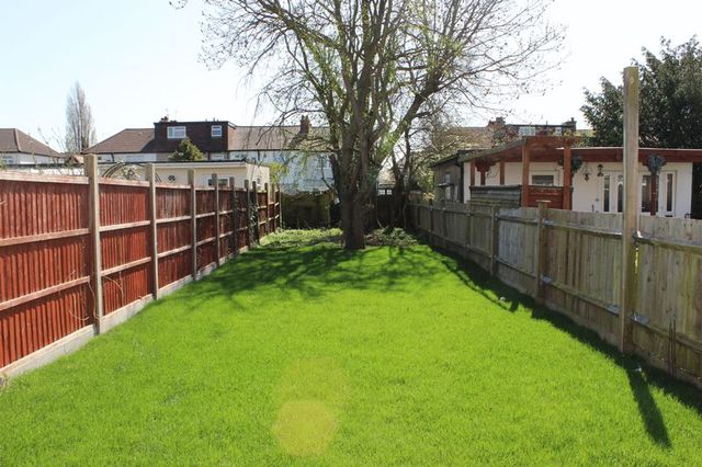  Image of 4 bedroom Terraced house for sale in Hartford Avenue Harrow HA3 at Hartford Avenue  Harrow, HA3 8TA