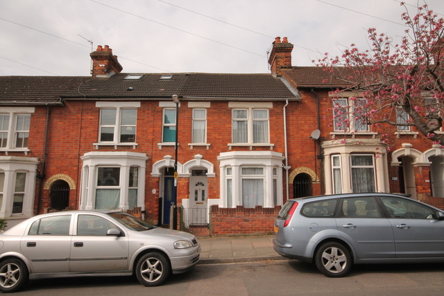  Image of 3 bedroom Terraced house for sale in Hartington Street Bedford MK41 at Beds  Bedford, MK41 7RL