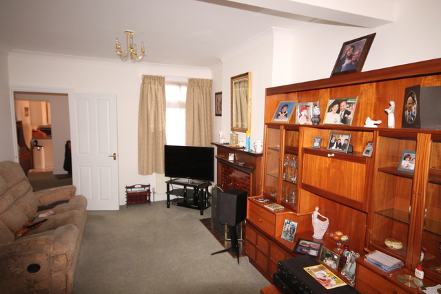  Image of 3 bedroom Terraced house for sale in Hartington Street Bedford MK41 at Beds  Bedford, MK41 7RL