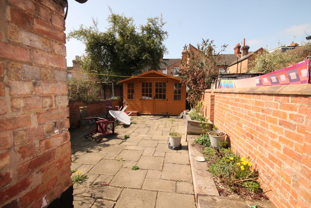  Image of 3 bedroom Terraced house for sale in Hartington Street Bedford MK41 at Beds  Bedford, MK41 7RL