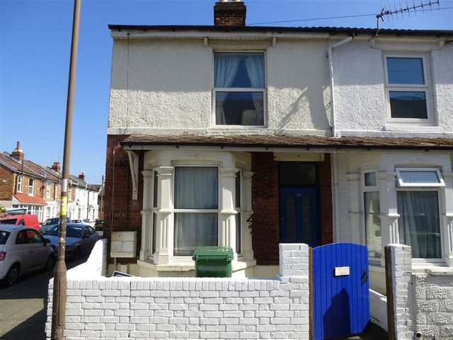  Image of 1 bedroom Flat for sale in Haslemere Road Southsea PO4 at Southsea Hampshire Southsea, PO4 9AW