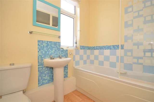  Image of 1 bedroom Flat for sale in Haslemere Road Southsea PO4 at Southsea Hampshire Southsea, PO4 9AW