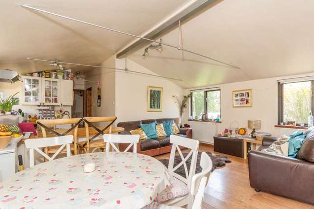  Image of 2 bedroom Bungalow to rent in Hawridge Common Hawridge Chesham HP5 at Hawridge Common  Chesham, HP5 2UQ