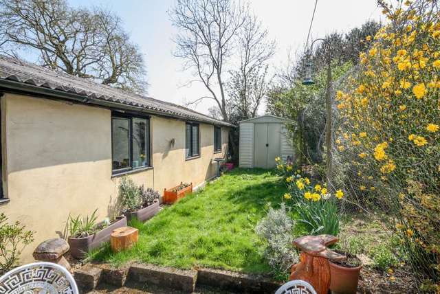  Image of 2 bedroom Bungalow to rent in Hawridge Common Hawridge Chesham HP5 at Hawridge Common  Chesham, HP5 2UQ