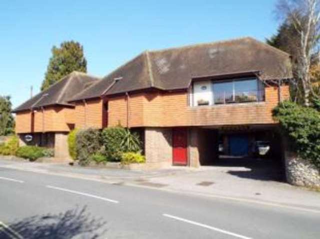  Image of 3 bedroom Terraced house for sale in Heath Road Petersfield GU31 at Heath Road Petersfield Petersfield, GU31 4EG