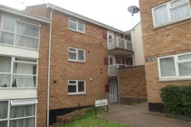  Image of 2 bedroom Flat to rent in Hamlin Gardens Exeter EX1 at Exeter, EX1 3BD