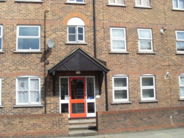  Image of 1 bedroom Flat to rent in High Street London E13 at High Street Plaistow London, E13 9HJ