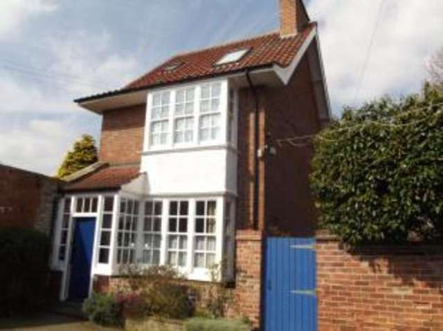  Image of 2 bedroom Detached house for sale in High Street Stokesley Middlesbrough TS9 at Stokesley  Stokesley, TS9 5BA
