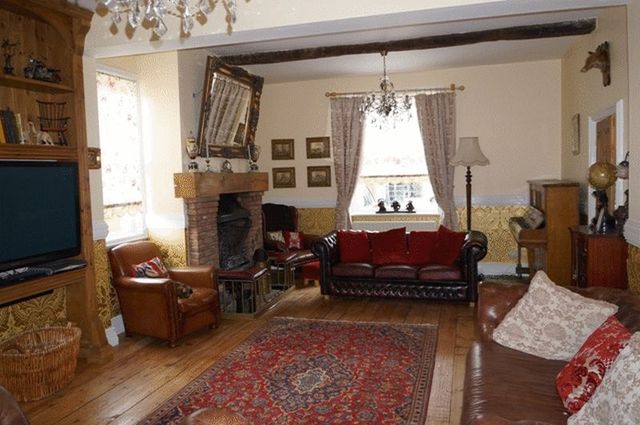  Image of 4 bedroom Detached house for sale in High Street Tattershall Lincoln LN4 at 31 High Street  TATTERSHALL, LN4 4NP