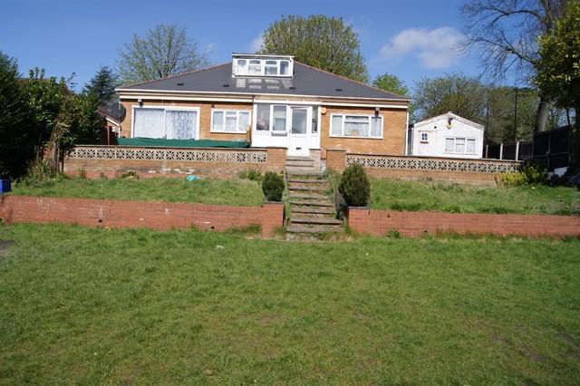 Image of 5 bedroom Detached house for sale in Highfield Road Hall Green Birmingham B28 at Hall Green  Birmingham, B28 0DR