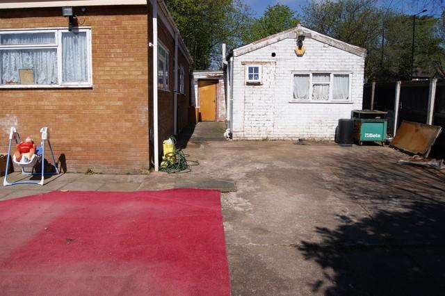  Image of 5 bedroom Detached house for sale in Highfield Road Hall Green Birmingham B28 at Hall Green  Birmingham, B28 0DR