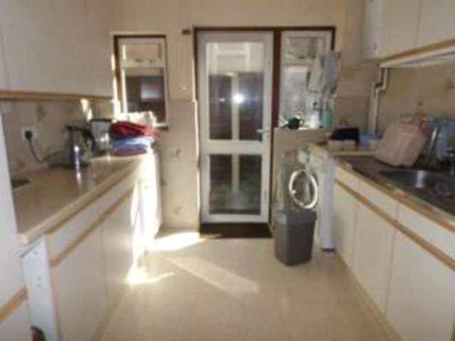  Image of 3 bedroom Bungalow for sale in Highfield Way Potters Bar EN6 at Potters Bar Hertfordshire Potters Bar, EN6 1UL
