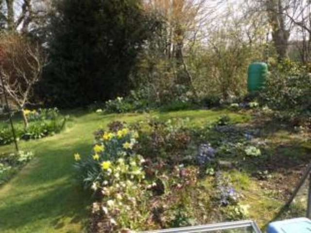  Image of 3 bedroom Bungalow for sale in Highfield Way Potters Bar EN6 at Potters Bar Hertfordshire Potters Bar, EN6 1UL