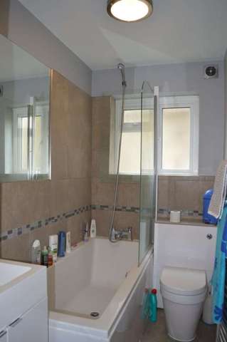  Image of 2 bedroom Flat to rent in Hilldrop Crescent London N7 at Hilldrop Crescent  London, N7 0JA