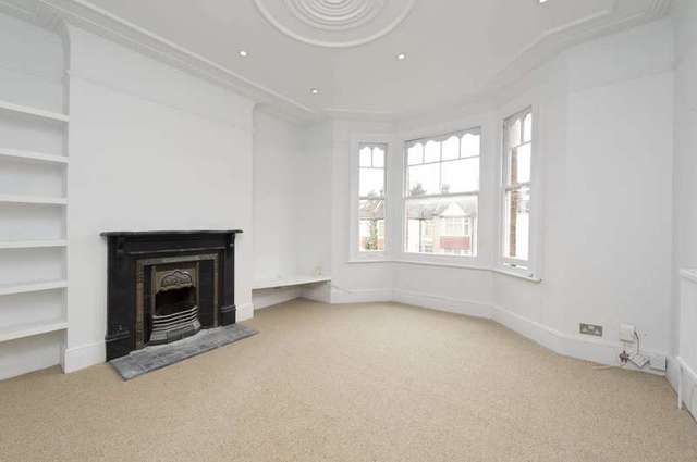  Image of 3 bedroom Flat to rent in Holland Road London NW10 at Holland Road  London, NW10 5AY
