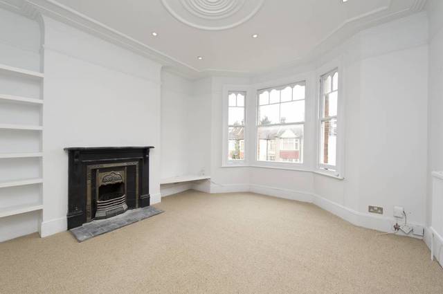  Image of 3 bedroom Flat to rent in Holland Road London NW10 at Holland Road  London, NW10 5AY