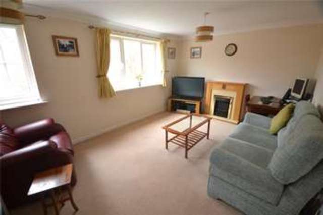  Image of 2 bedroom Apartment for sale in Hollerith Rise Bracknell RG12 at Bracknell Berkshire Easthampstead, RG12 7GJ