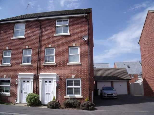  Image of 4 bedroom Town House for sale in Hollist Chase Wick Littlehampton BN17 at Littlehampton West Sussex Littlehampton, BN17 6FY