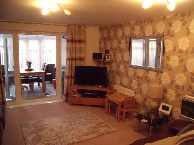  Image of 4 bedroom Town House for sale in Hollist Chase Wick Littlehampton BN17 at Littlehampton West Sussex Littlehampton, BN17 6FY