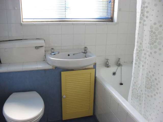  Image of 1 bedroom Flat for sale in Hollows Avenue Paisley PA2 at Hollows Avenue  Paisley, PA2 0RA