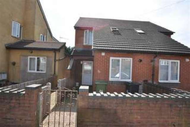  Image of 2 bedroom Property to rent in Hollymount Worcester WR4 at Hollymount Worcester Worcester, WR4 9SF