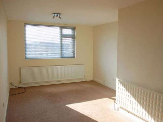  Image of 2 bedroom Flat to rent in Hope Farm Precinct Great Sutton Ellesmere Port CH66 at Great Sutton Ellesmere Port Cheshire, CH66 2RG