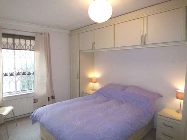  Image of 2 bedroom Flat to rent in Ferry Street London E14 at Ferry Street  Docklands, E14 3DT