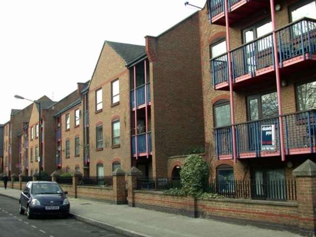  Image of 2 bedroom Flat to rent in Ferry Street London E14 at Ferry Street  Docklands, E14 3DT
