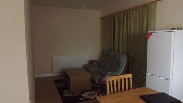  Image of 1 bedroom Apartment to rent in Hounslow Road Hanworth Feltham TW13 at Hounslow Road  Feltham, TW13 6QH