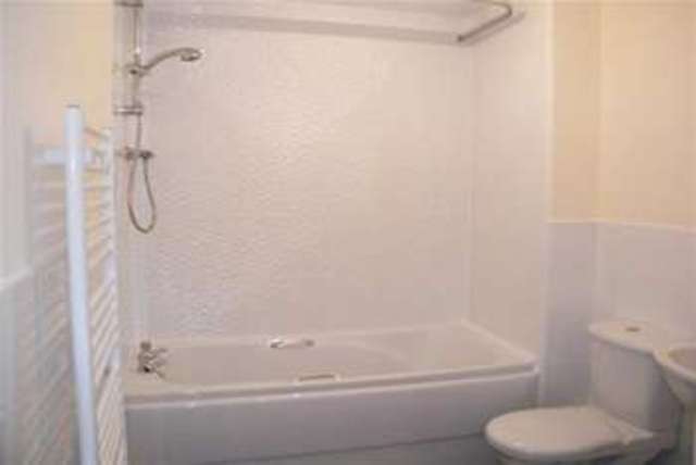  Image of 2 bedroom Flat to rent in Hudson Close Bolton BL3 at Bolton, BL3 4FP