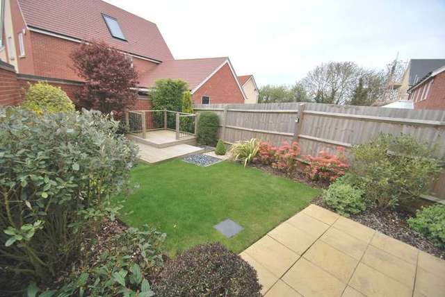  Image of 4 bedroom Semi-Detached house to rent in Towpath Avenue Northampton NN4 at Northampton Great Houghton, NN4 9DU