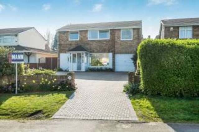  Image of 4 bedroom Detached house for sale in Butts Ash Lane Hythe Southampton SO45 at Hythe Southampton Hythe, SO45 3QJ