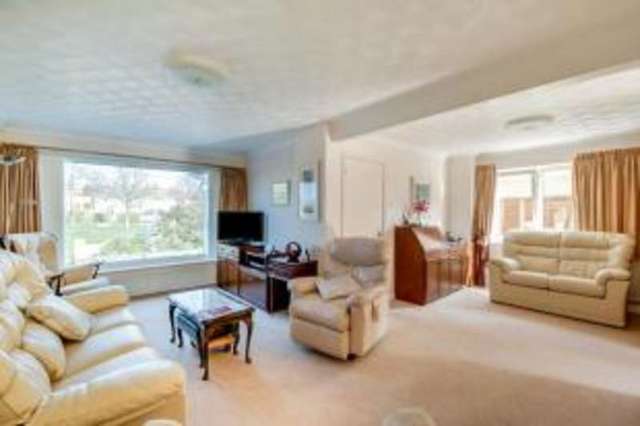  Image of 4 bedroom Detached house for sale in Butts Ash Lane Hythe Southampton SO45 at Hythe Southampton Hythe, SO45 3QJ