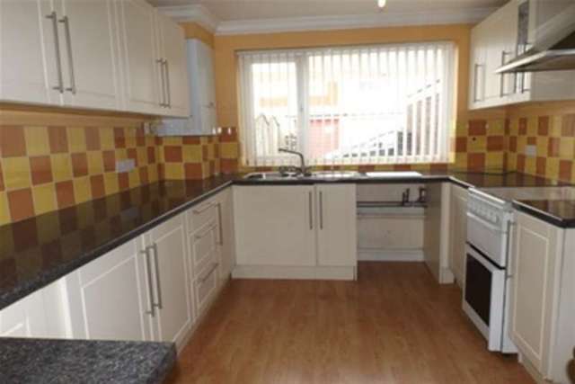  Image of 3 bedroom Detached house to rent in Inkpen Walk Havant PO9 at Havant, PO9 4EJ