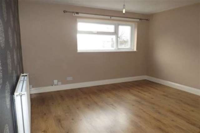  Image of 3 bedroom Detached house to rent in Inkpen Walk Havant PO9 at Havant, PO9 4EJ