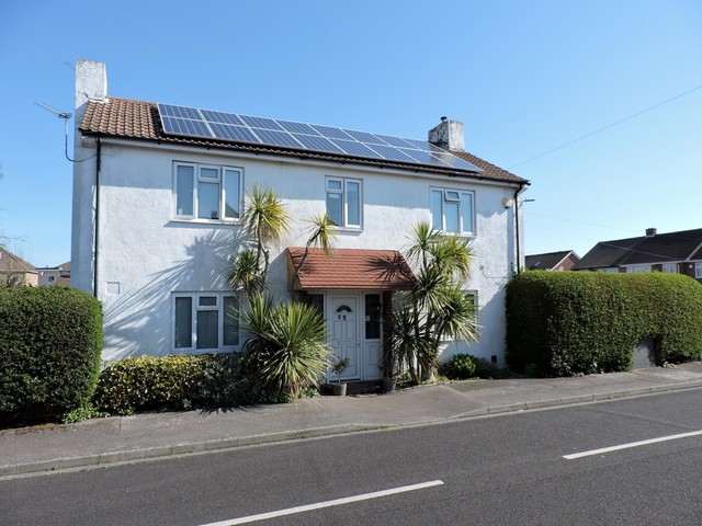  Image of 4 bedroom Detached house to rent in Jellicoe Avenue Gosport PO12 at Gosport, PO12 2PE