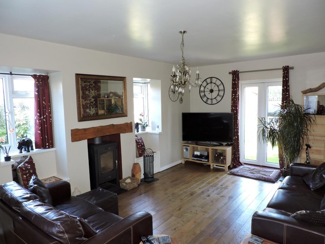  Image of 4 bedroom Detached house to rent in Jellicoe Avenue Gosport PO12 at Gosport, PO12 2PE
