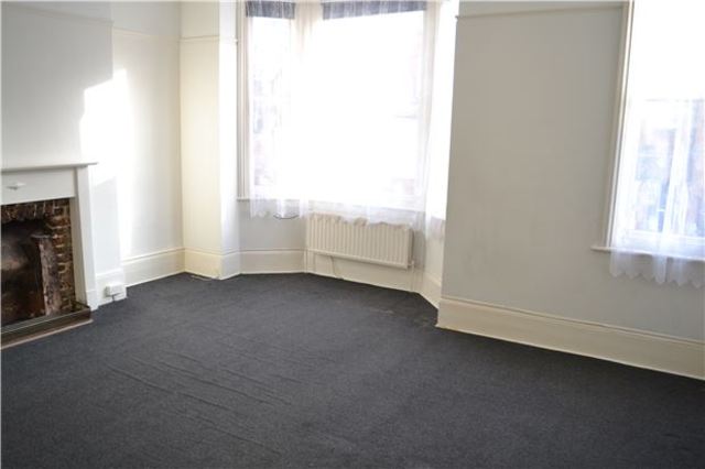  Image of 3 bedroom Flat for sale in Kenilworth Road St. Leonards-on-Sea TN38 at East Sussex, TN38 0JD