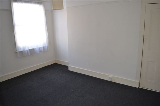  Image of 3 bedroom Flat for sale in Kenilworth Road St. Leonards-on-Sea TN38 at East Sussex, TN38 0JD