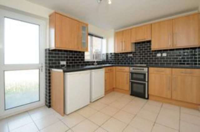  Image of 2 bedroom End of Terrace to rent in Kennet Close Grove Wantage OX12 at Kennet Close Grove Wantage, OX12 0NJ