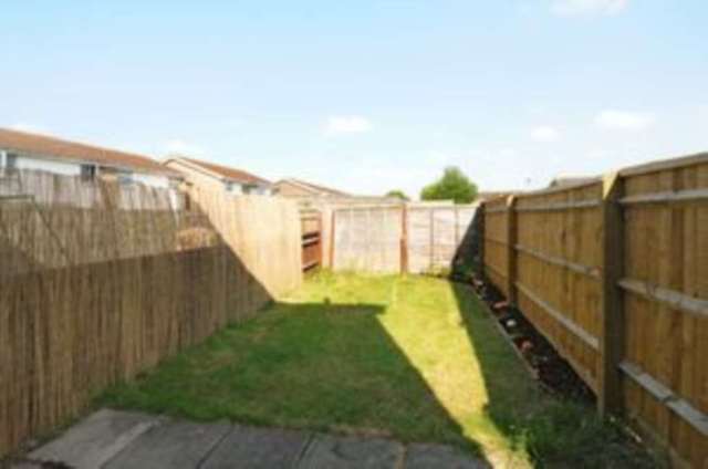  Image of 2 bedroom End of Terrace to rent in Kennet Close Grove Wantage OX12 at Kennet Close Grove Wantage, OX12 0NJ