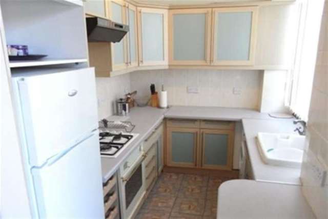  Image of 2 bedroom Flat to rent in Kennyhill Square Glasgow G31 at Glasgow, G31 3LL