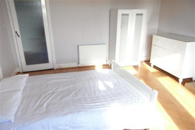  Image of 2 bedroom Flat to rent in Kennyhill Square Glasgow G31 at Dennistoun Glasgow Glasgow, G31 3LL